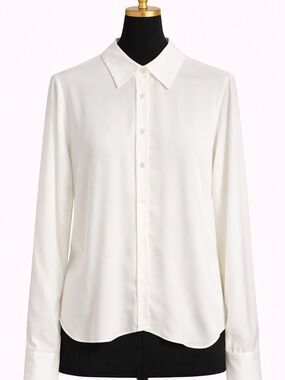 RW&CO. Cream Button-Up Collared Blouse